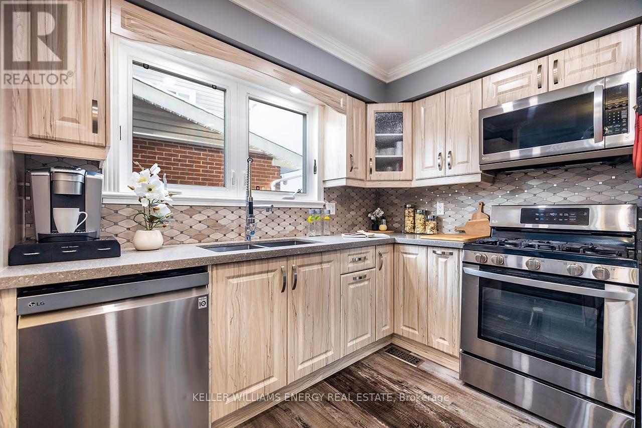 416 Mayfair Avenue, Oshawa (Centennial), Ontario  L1G 2X9 - Photo 5 - E12541120