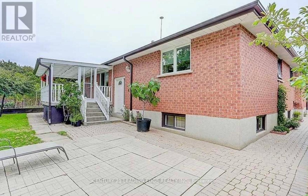 243 Debborah Place, Whitchurch-Stouffville, Ontario  L4A 5C5 - Photo 13 - N12570790