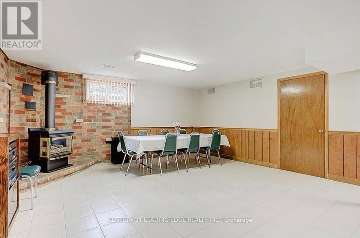 243 Debborah Place, Whitchurch-Stouffville, Ontario  L4A 5C5 - Photo 4 - N12570790