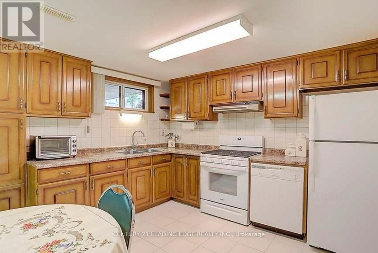 243 Debborah Place, Whitchurch-Stouffville, Ontario  L4A 5C5 - Photo 6 - N12570790