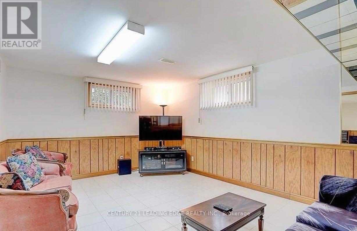 243 Debborah Place, Whitchurch-Stouffville, Ontario  L4A 5C5 - Photo 7 - N12570790