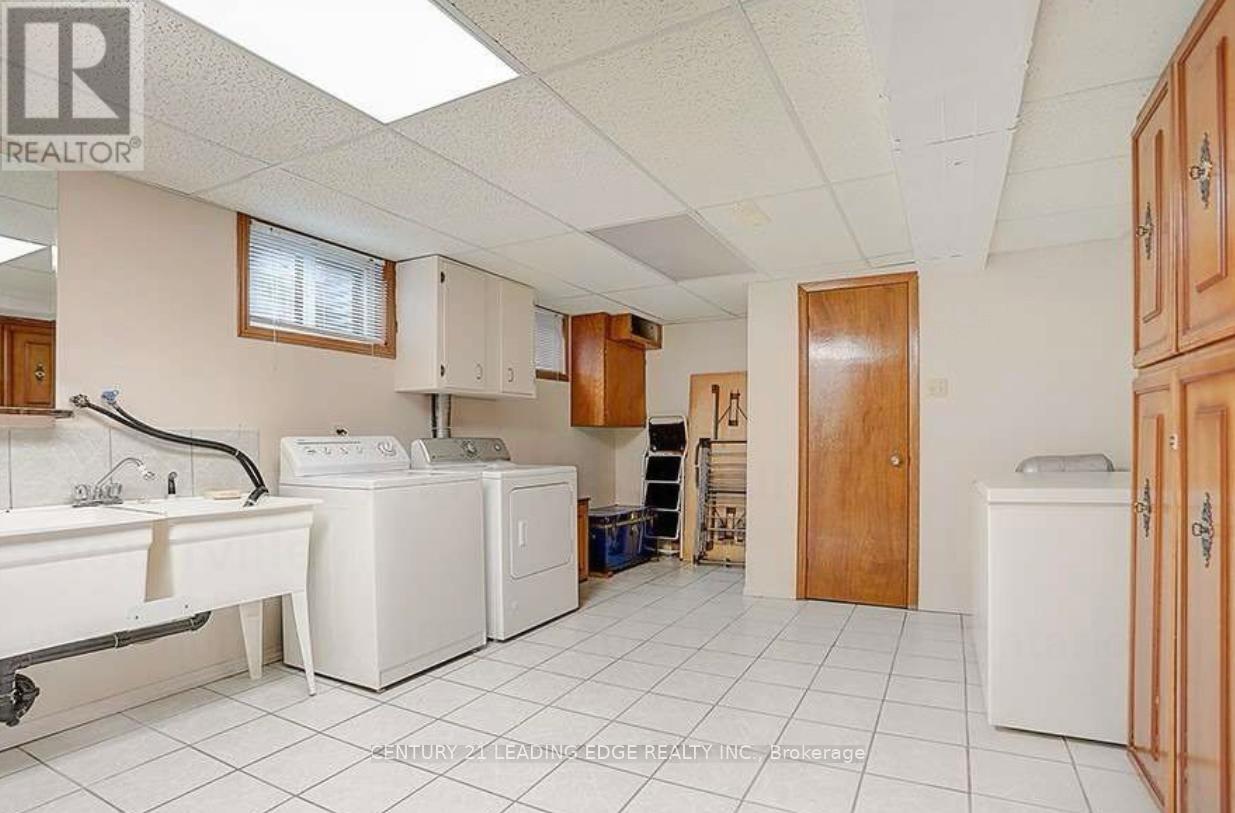 243 Debborah Place, Whitchurch-Stouffville, Ontario  L4A 5C5 - Photo 9 - N12570790