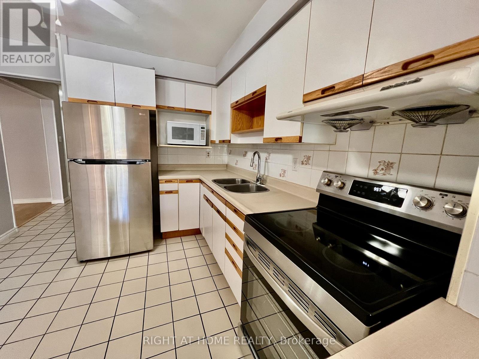 33 Fullerton Crescent, Markham, Ontario  L3R 3G4 - Photo 17 - N12570800