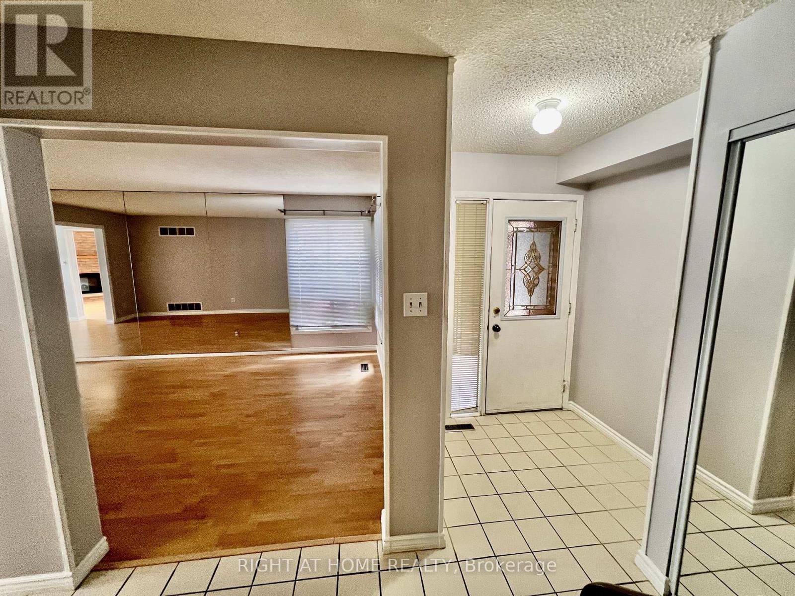 33 Fullerton Crescent, Markham, Ontario  L3R 3G4 - Photo 2 - N12570800