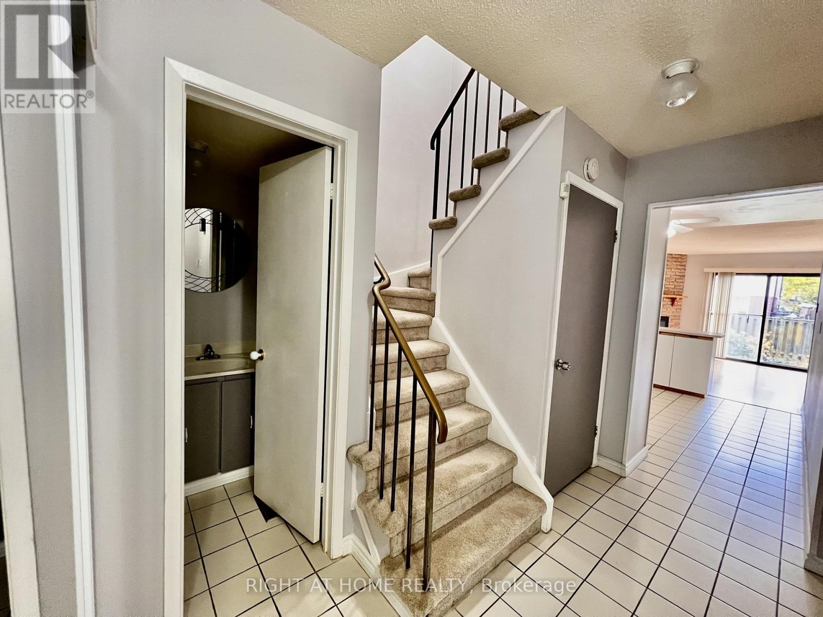 33 Fullerton Crescent, Markham, Ontario  L3R 3G4 - Photo 3 - N12570800