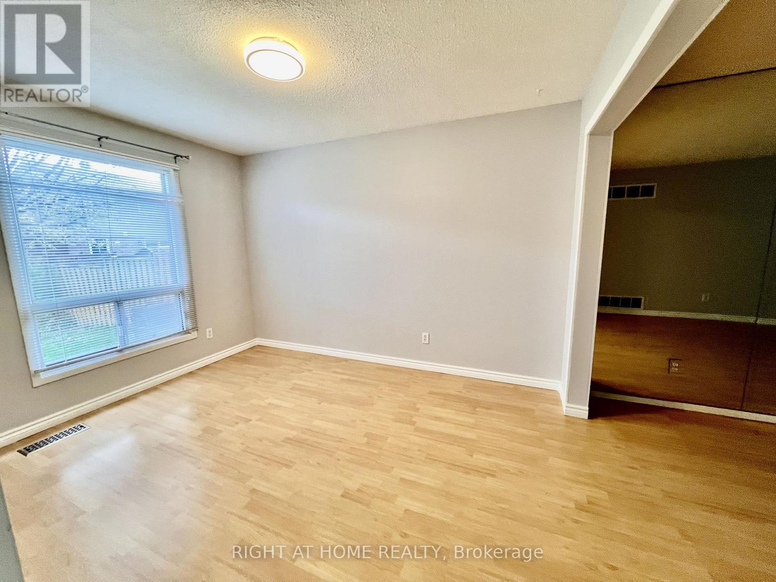 33 Fullerton Crescent, Markham, Ontario  L3R 3G4 - Photo 9 - N12570800