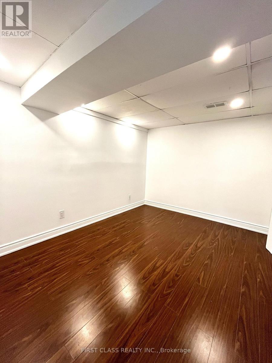 90 Archdekin Drive, Brampton, Ontario  L6V 1Y7 - Photo 6 - W12570796