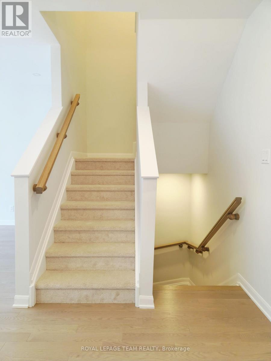 723 Fairline Row, Ottawa, Ontario  K2V 0M4 - Photo 15 - X12554400