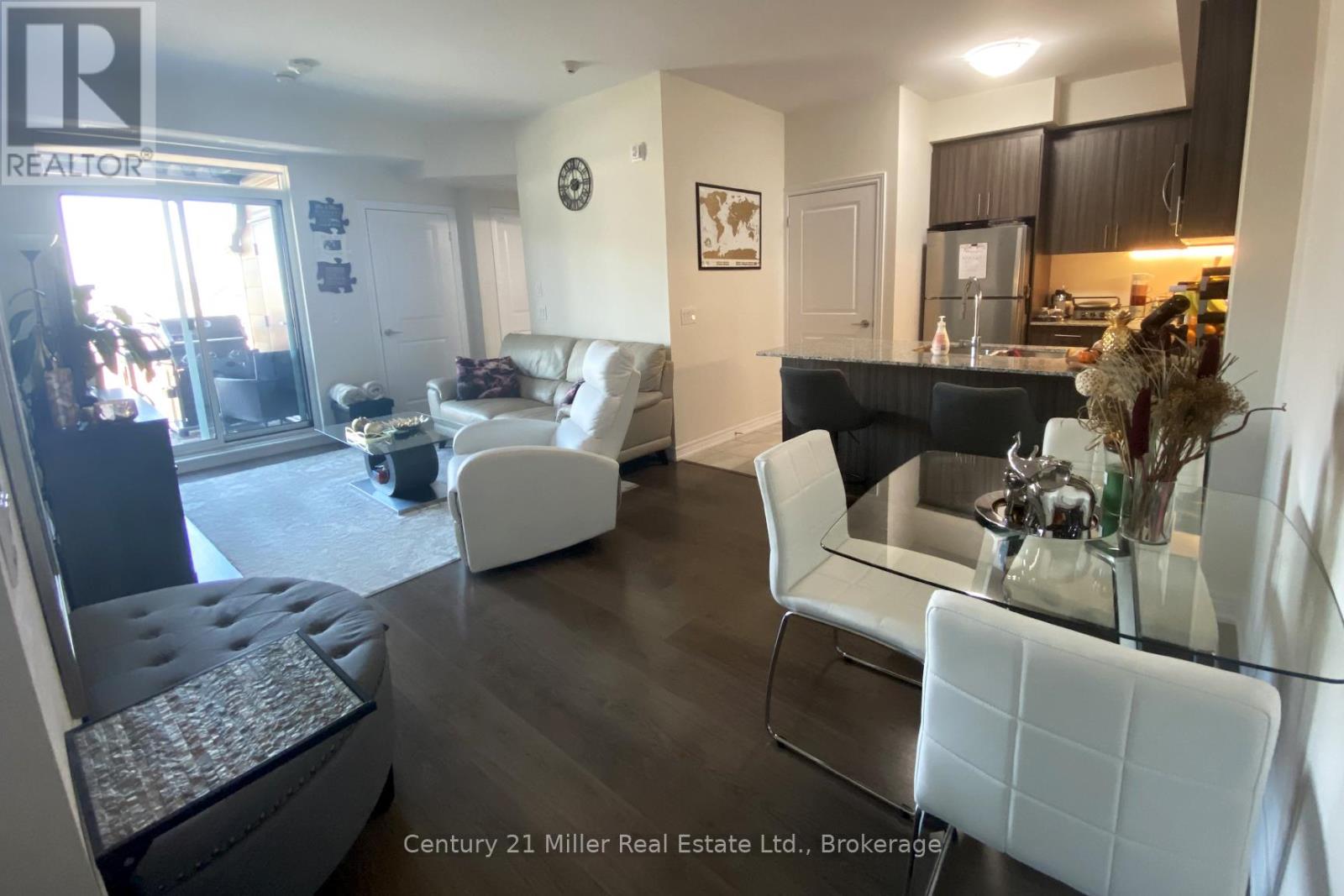 302 - 2370 Khalsa Gate, Oakville, Ontario  L6M 1P5 - Photo 2 - W12570854