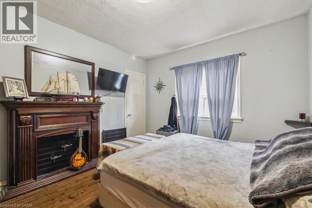 276 East 37th Street, Hamilton, Ontario  L8V 4B3 - Photo 8 - 40737741