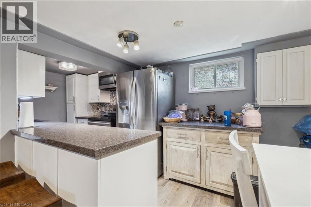 276 East 37th Street, Hamilton, Ontario  L8V 4B3 - Photo 22 - 40737741