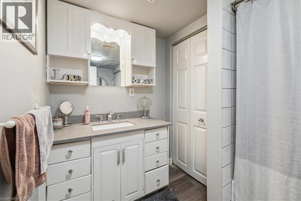 276 East 37th Street, Hamilton, Ontario  L8V 4B3 - Photo 26 - 40737741