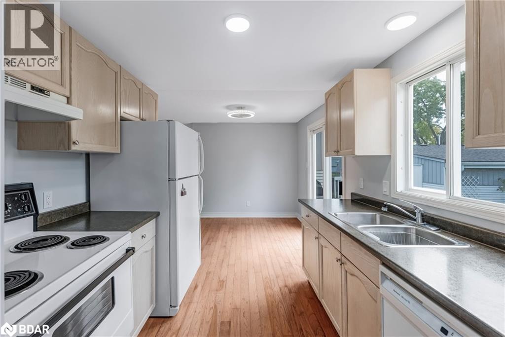 3 Comforts Cove, Innisfil, Ontario  L9S 1S3 - Photo 8 - 40790090