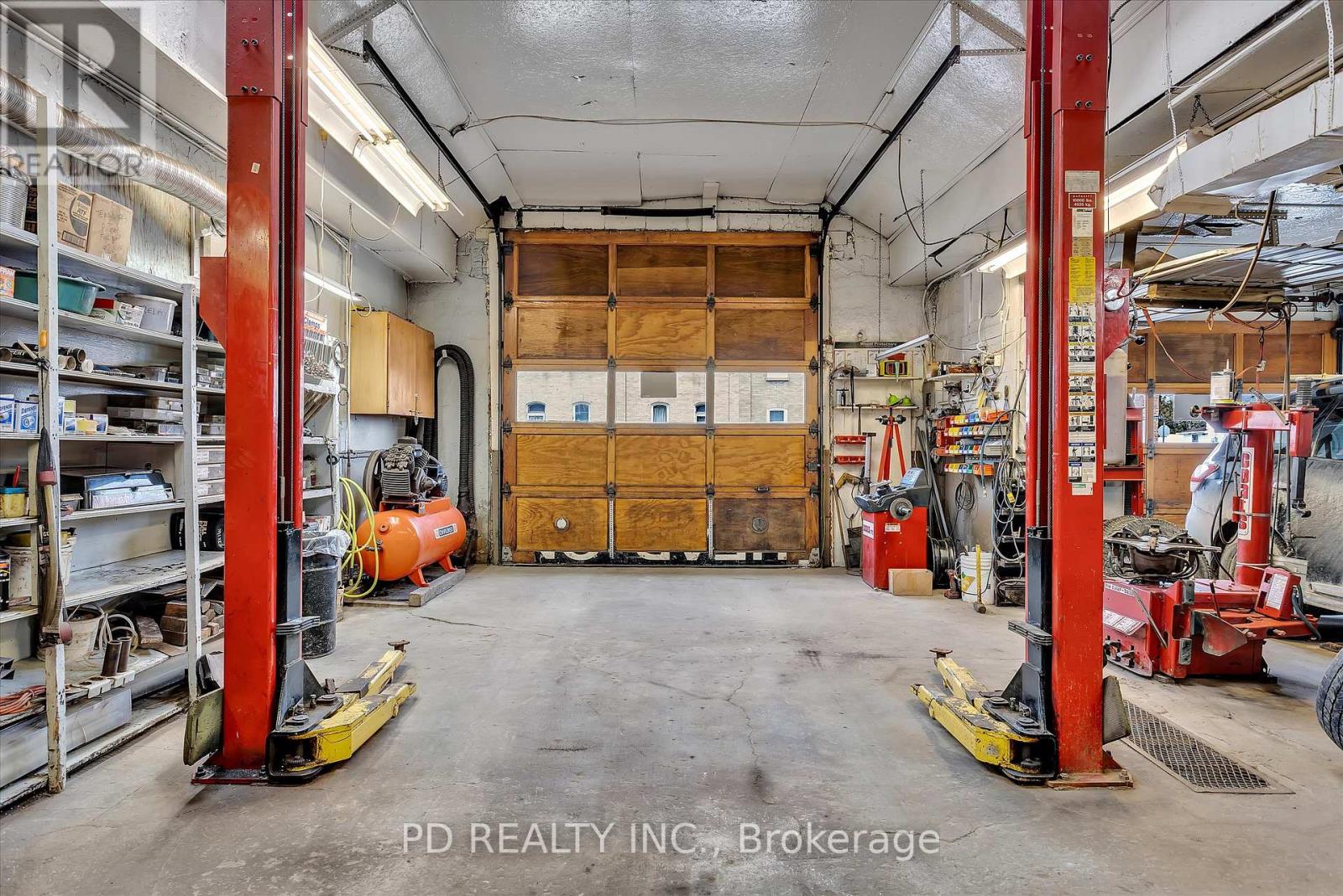 40 KING STREET E, Kawartha Lakes, Ontario