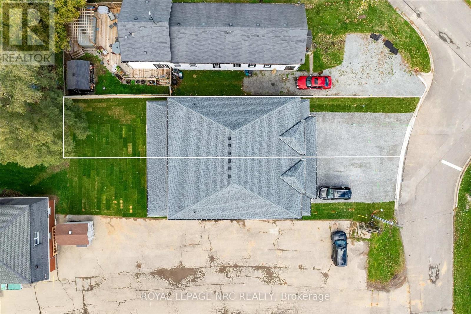 66 Page Street, Port Colborne, Ontario  L3K 5V1 - Photo 3 - X12474058