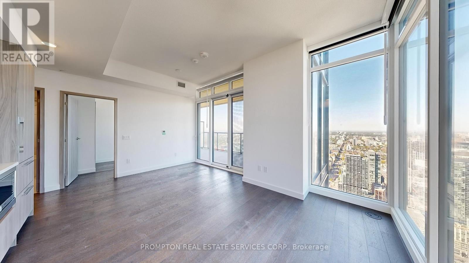 7003 - 3 Concord Cityplace Way, Toronto, Ontario  M5V 0X4 - Photo 4 - C12570816