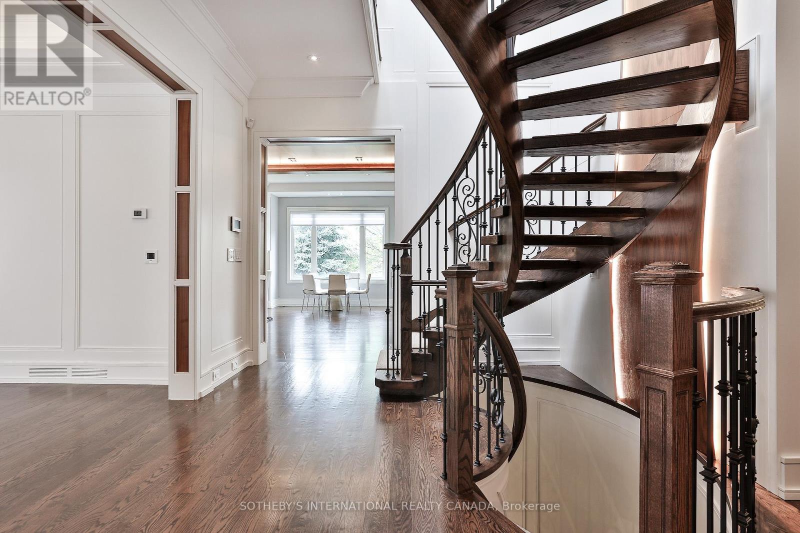 128 Park Home Avenue, Toronto, Ontario  M2N 1W8 - Photo 5 - C12570858