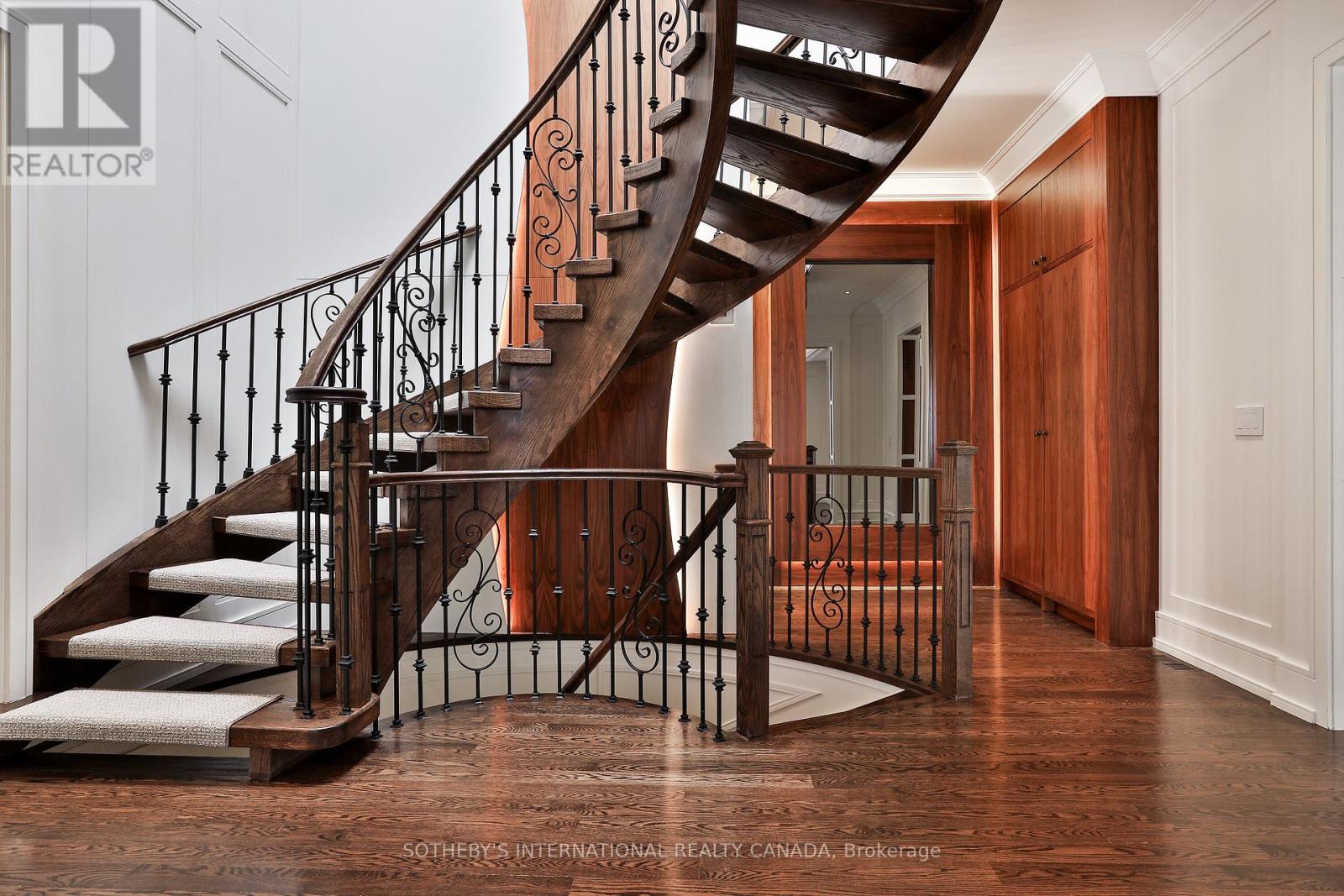 128 Park Home Avenue, Toronto, Ontario  M2N 1W8 - Photo 8 - C12570858