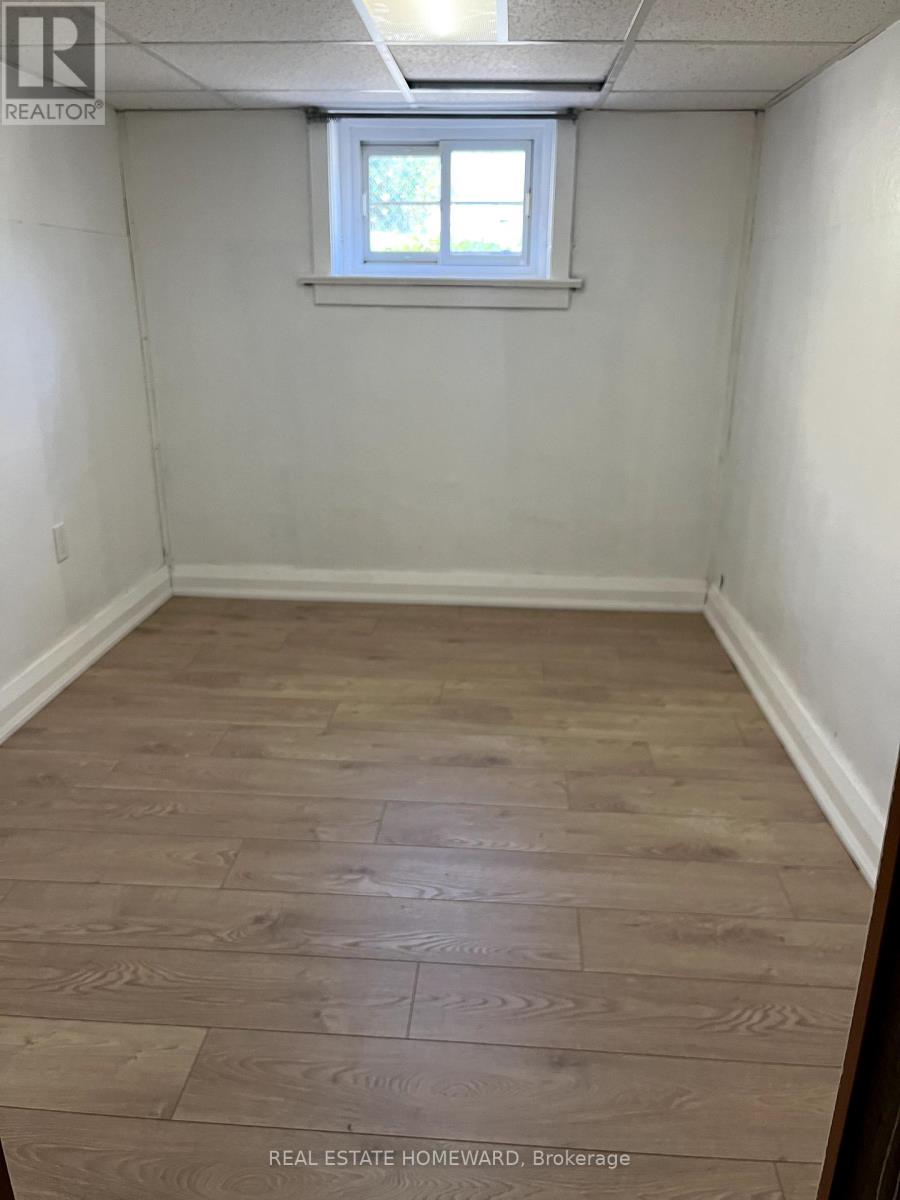 322 Cosburn Avenue, Toronto, Ontario  M4J 2M9 - Photo 11 - E12570808