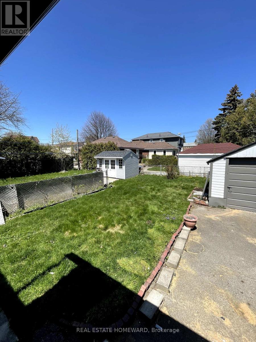 322 Cosburn Avenue, Toronto, Ontario  M4J 2M9 - Photo 15 - E12570808