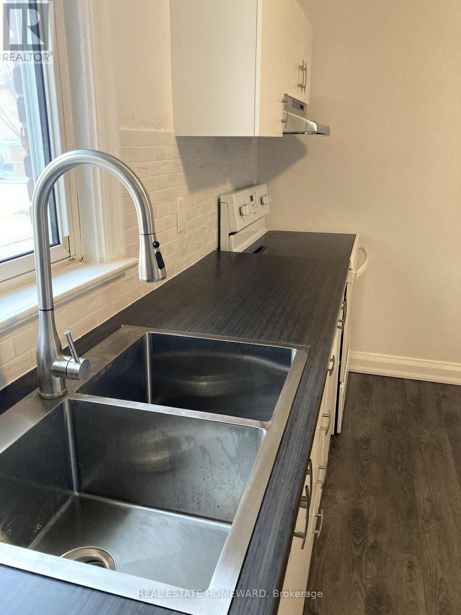 322 Cosburn Avenue, Toronto, Ontario  M4J 2M9 - Photo 3 - E12570808