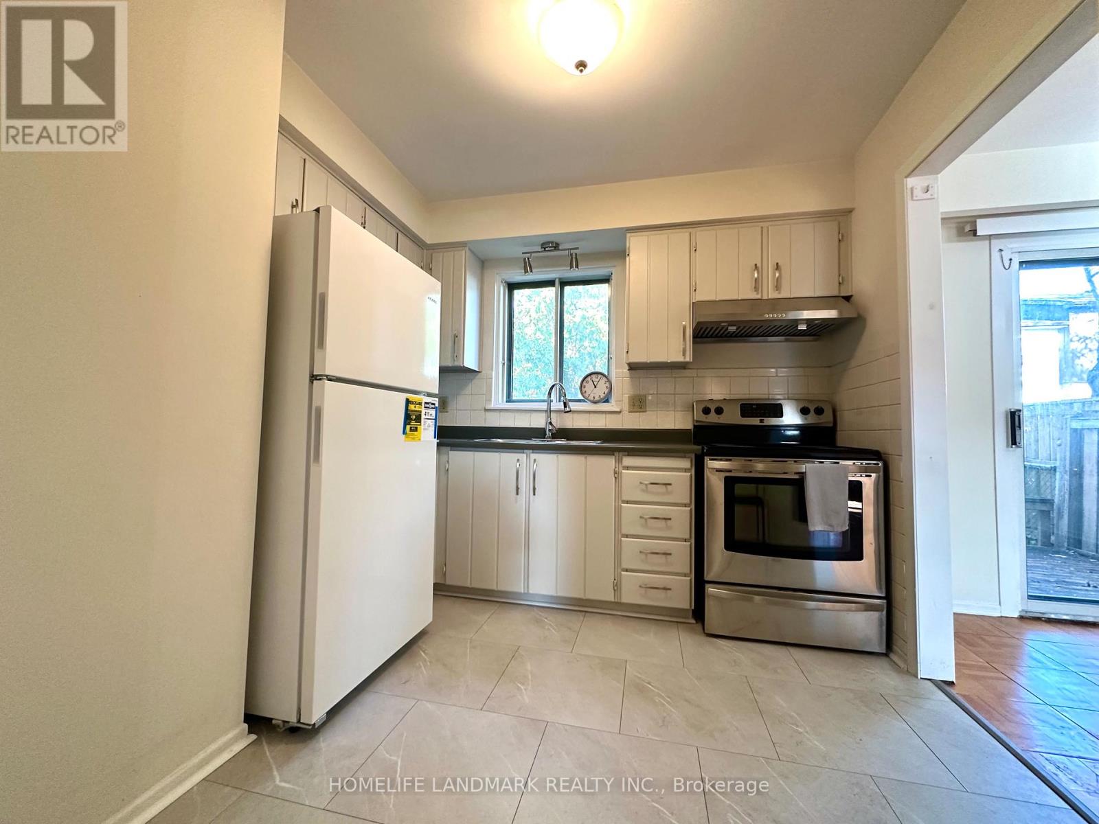 161 Carolbreen Square, Toronto, Ontario  M1V 1J1 - Photo 5 - E12570870