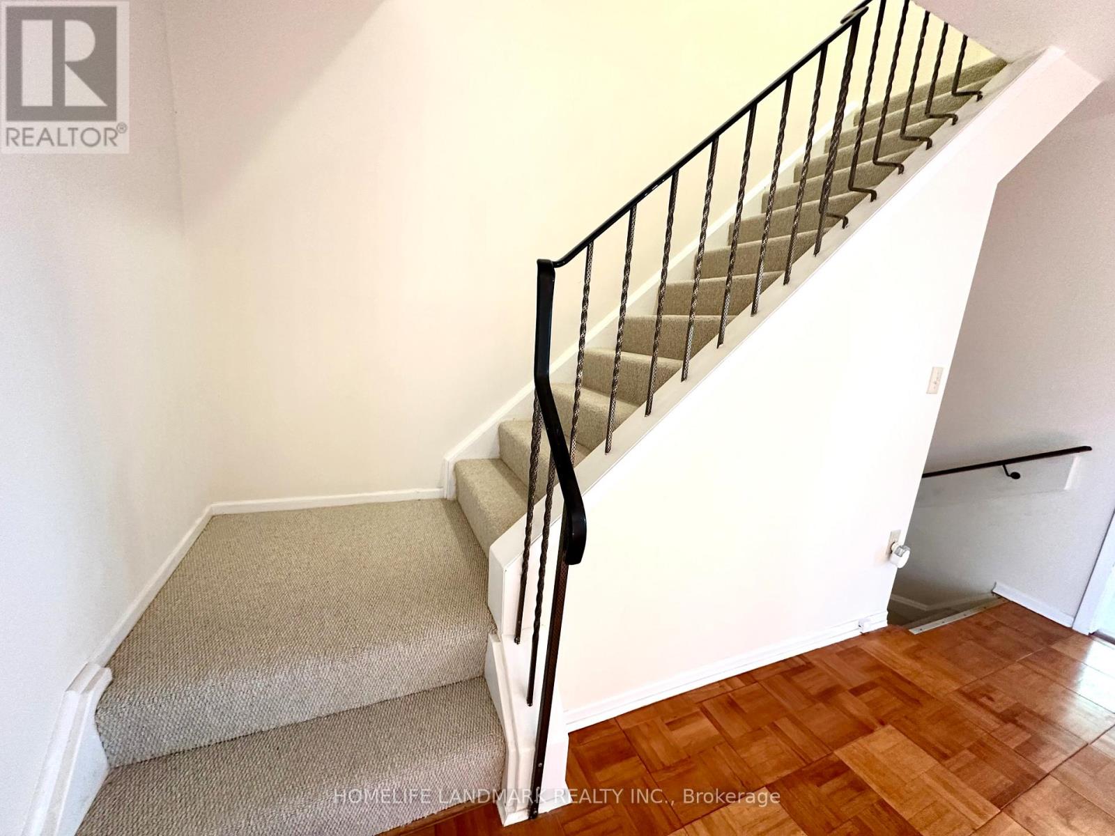 161 Carolbreen Square, Toronto, Ontario  M1V 1J1 - Photo 9 - E12570870