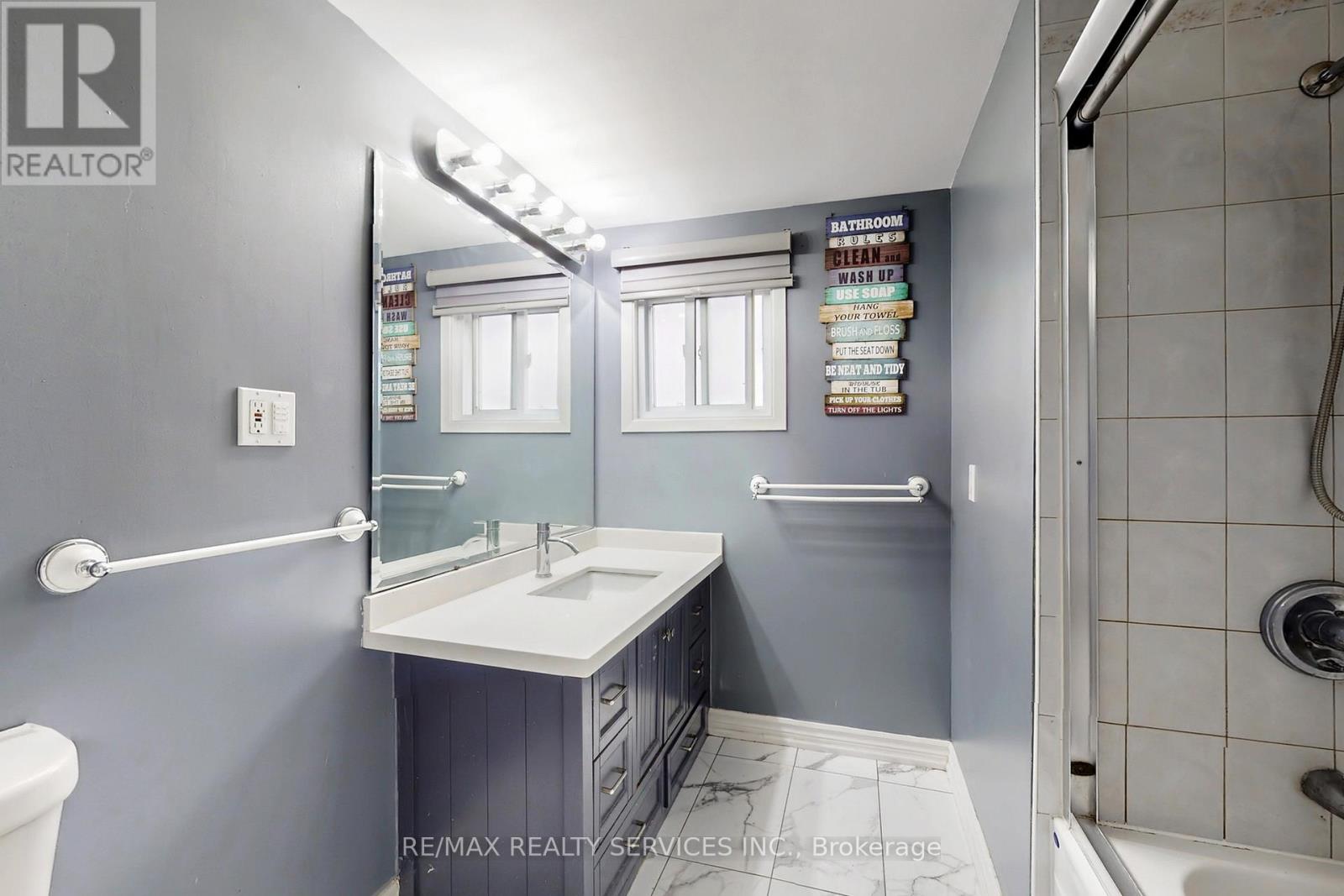 53 Geneva Crescent, Brampton, Ontario L6S 1K7 - Photo 21 - W12387789