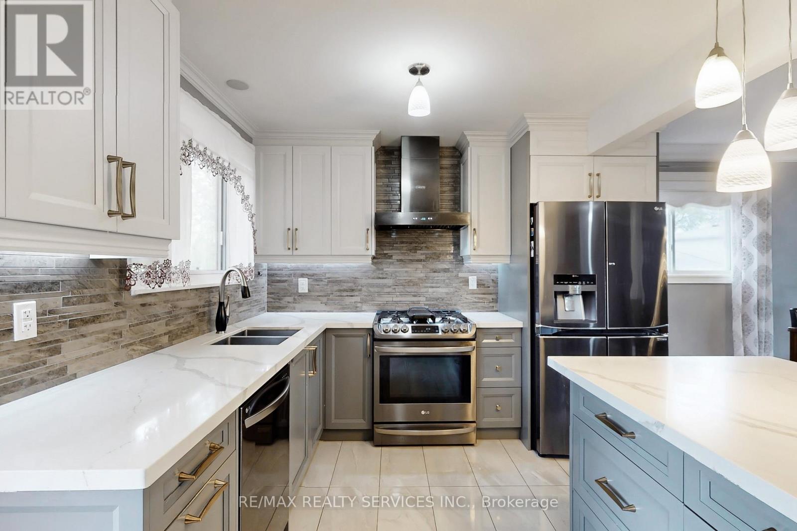 53 Geneva Crescent, Brampton, Ontario L6S 1K7 - Photo 14 - W12387789