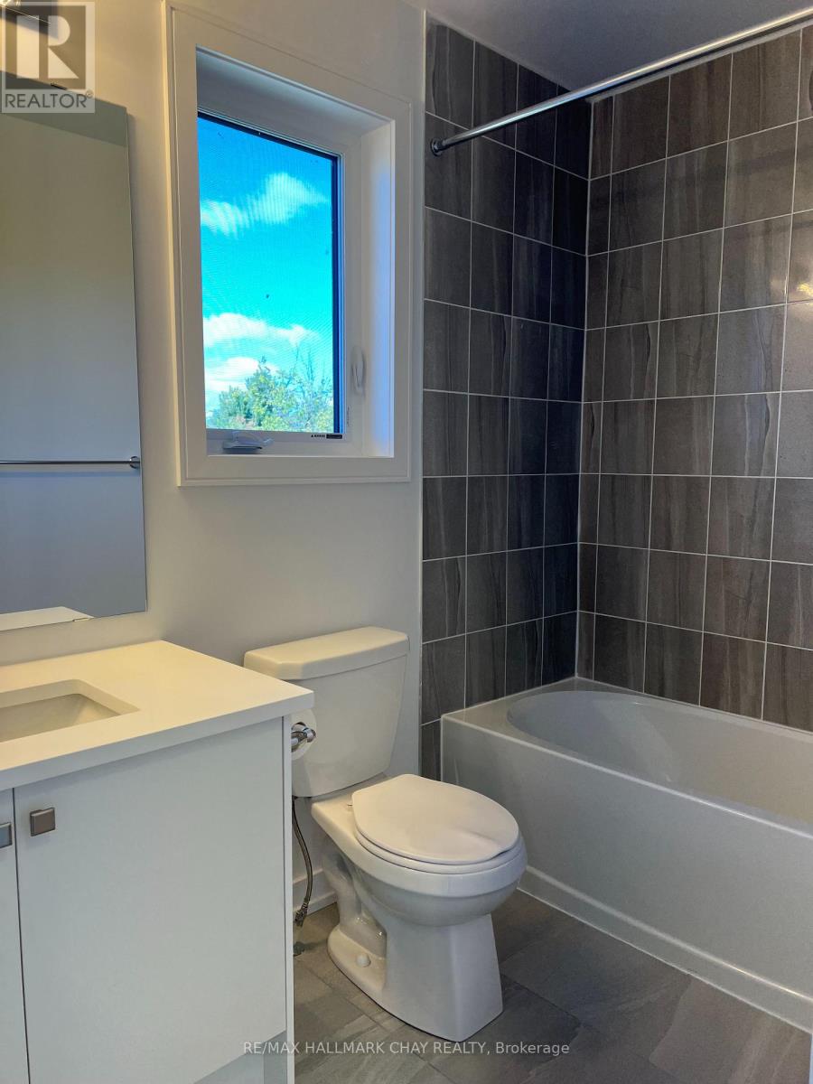 150 Blue Forest Crescent, Barrie (Innis-Shore), Ontario  L4M 0M2 - Photo 14 - S12570828