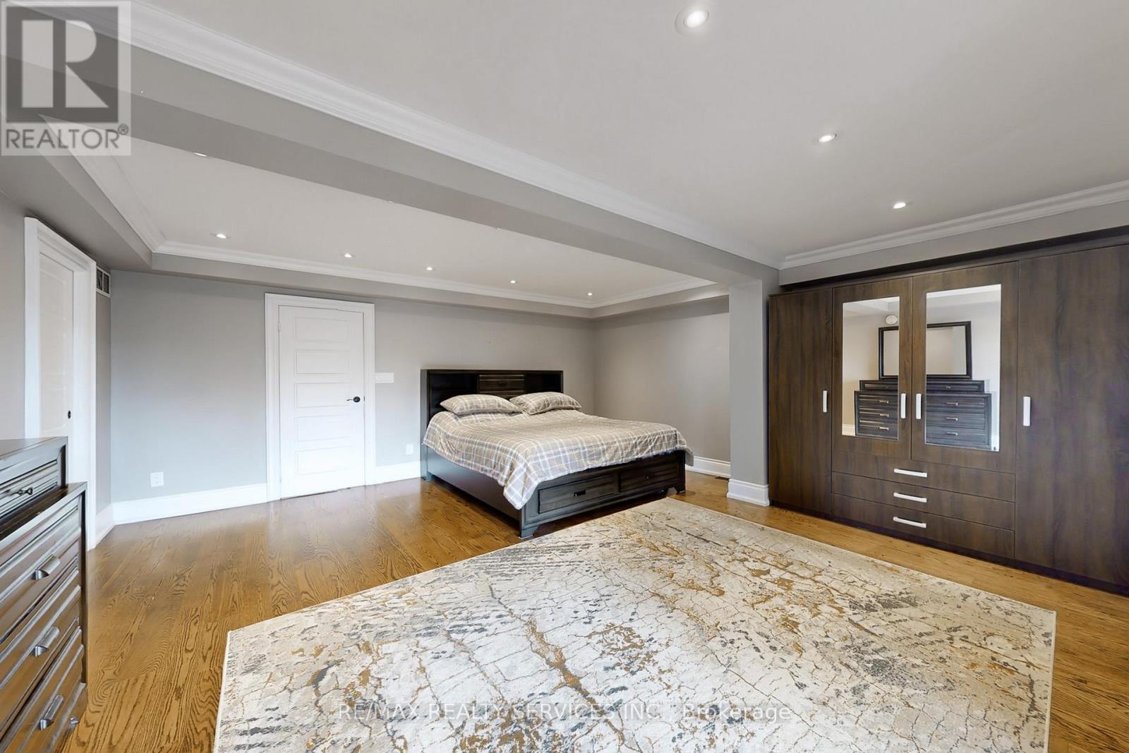 53 Geneva Crescent, Brampton, Ontario L6S 1K7 - Photo 27 - W12387789