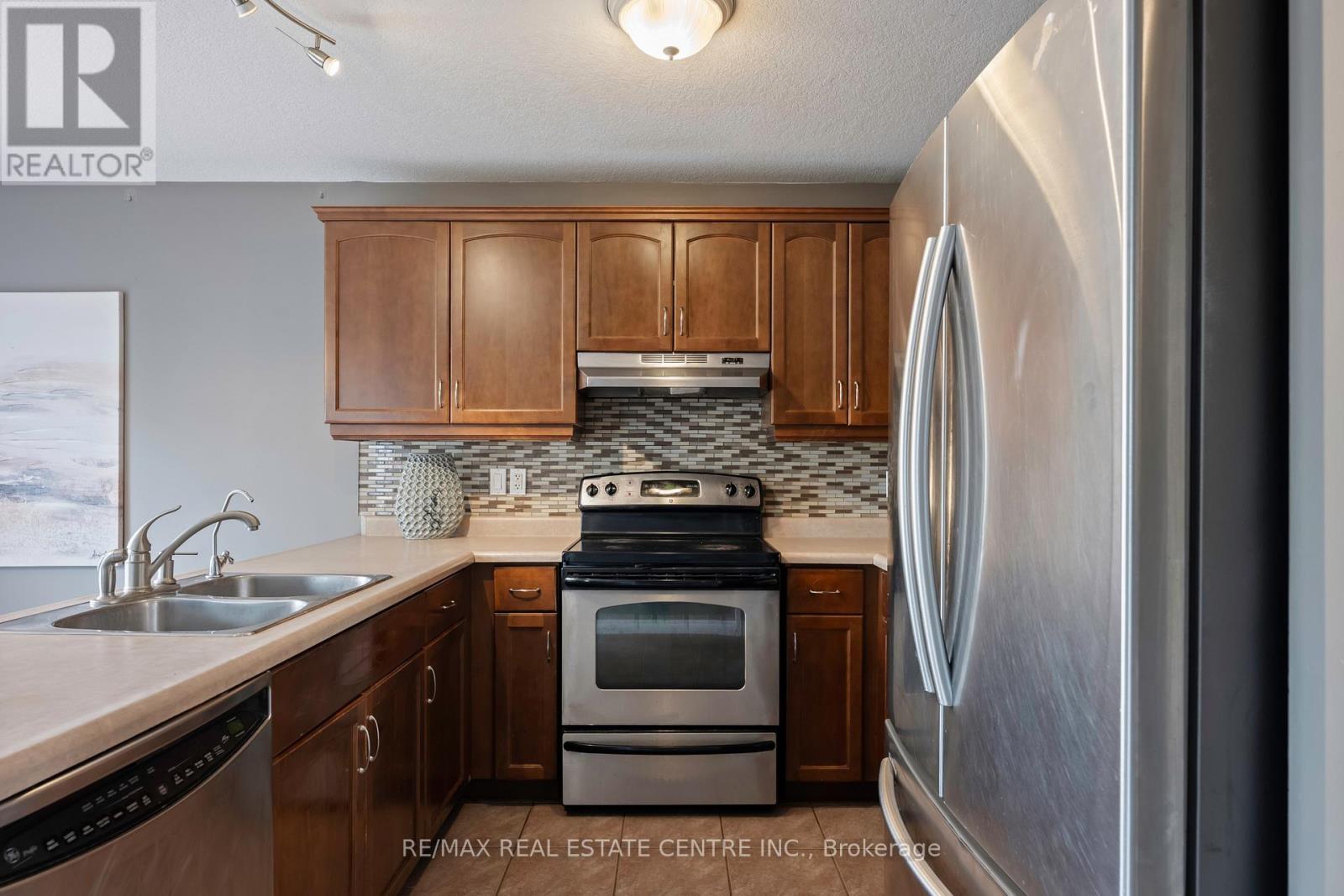 6 Maude Court, Orangeville, Ontario  L9W 0A3 - Photo 11 - W12570814