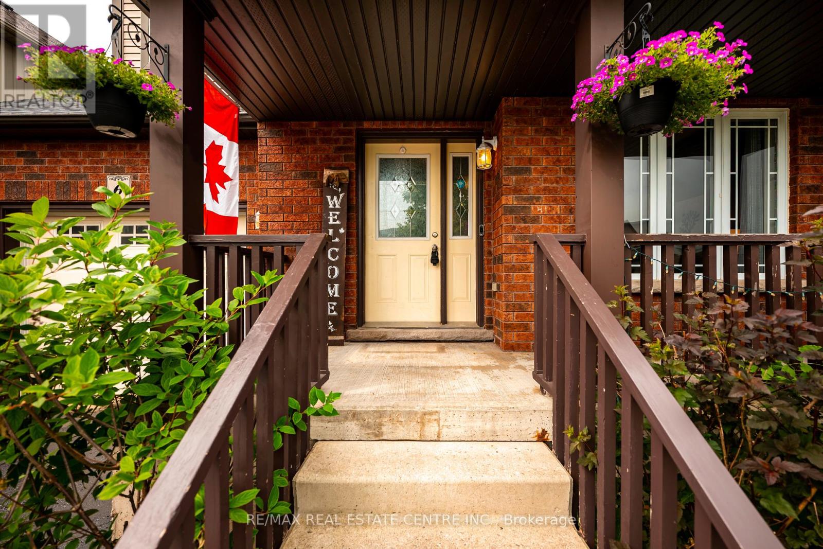 6 Maude Court, Orangeville, Ontario  L9W 0A3 - Photo 2 - W12570814