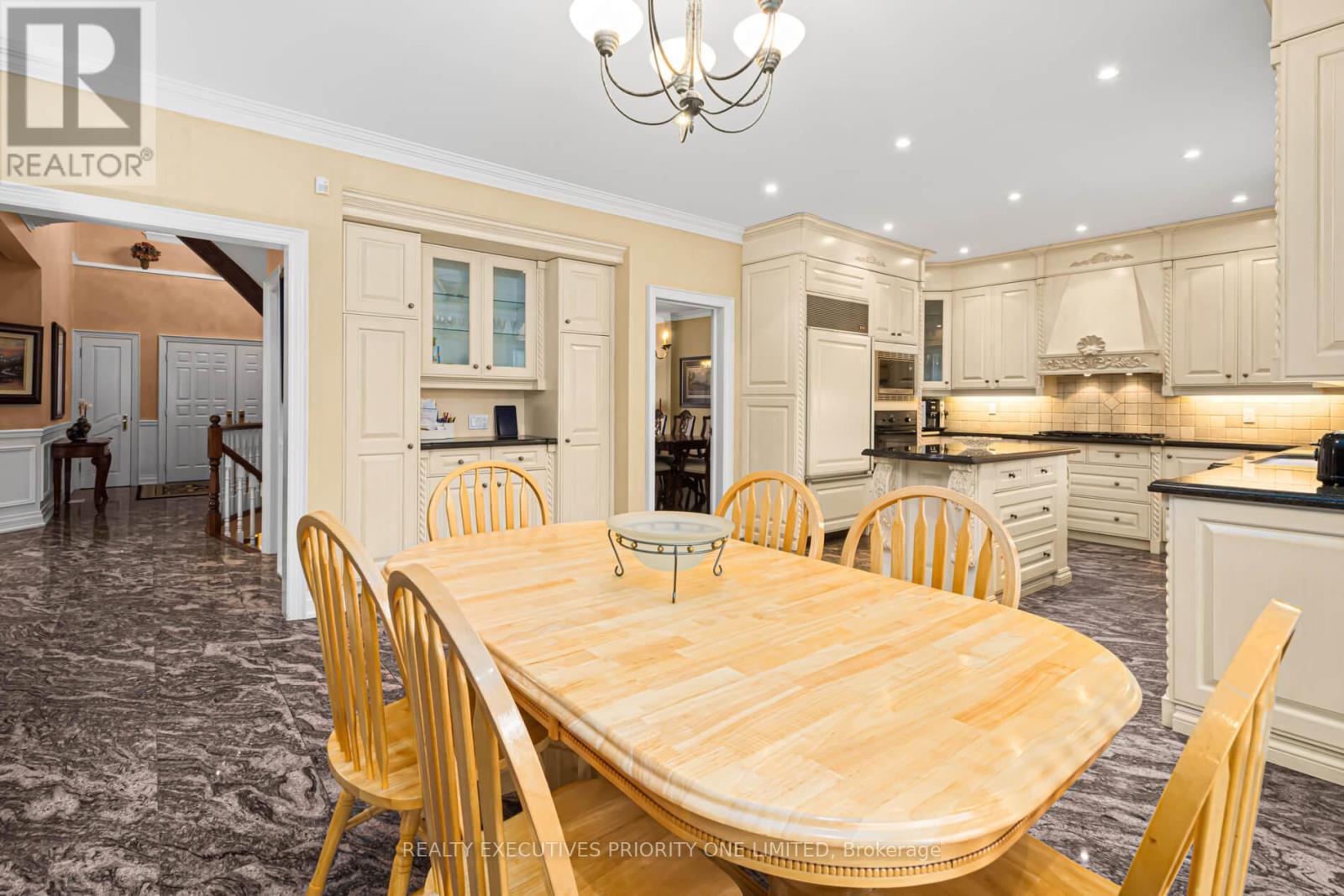 7 Finchley Road, Toronto, Ontario  M9A 2X4 - Photo 10 - W12570834