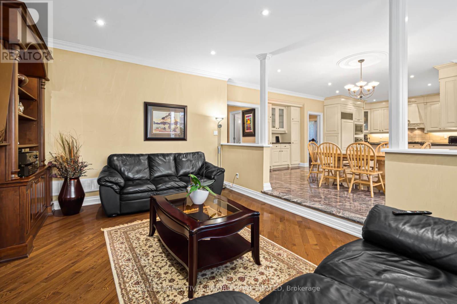 7 Finchley Road, Toronto, Ontario  M9A 2X4 - Photo 14 - W12570834