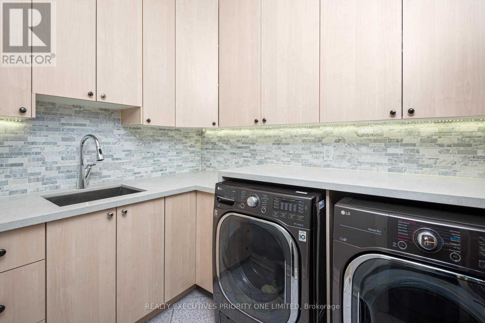 7 Finchley Road, Toronto, Ontario  M9A 2X4 - Photo 19 - W12570834