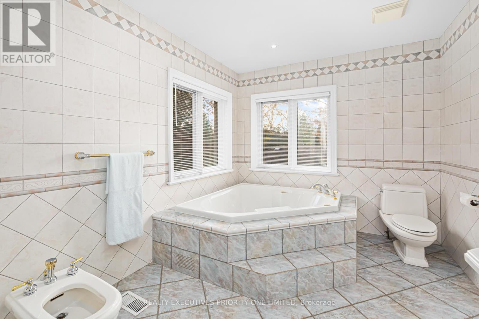 7 Finchley Road, Toronto, Ontario  M9A 2X4 - Photo 24 - W12570834