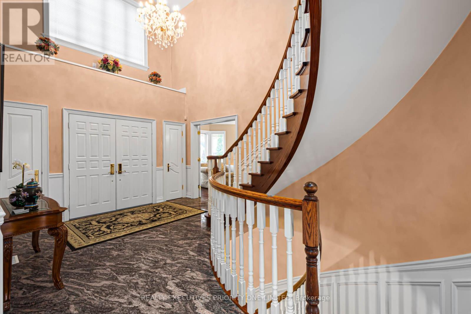 7 Finchley Road, Toronto, Ontario  M9A 2X4 - Photo 3 - W12570834