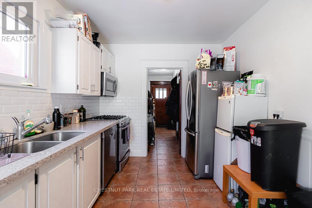 93 Seventh Street, Toronto, Ontario  M8V 3B5 - Photo 10 - W12570846