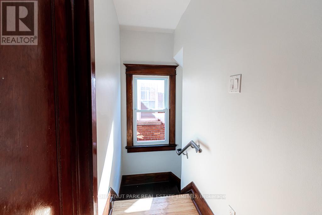 93 Seventh Street, Toronto, Ontario  M8V 3B5 - Photo 14 - W12570846