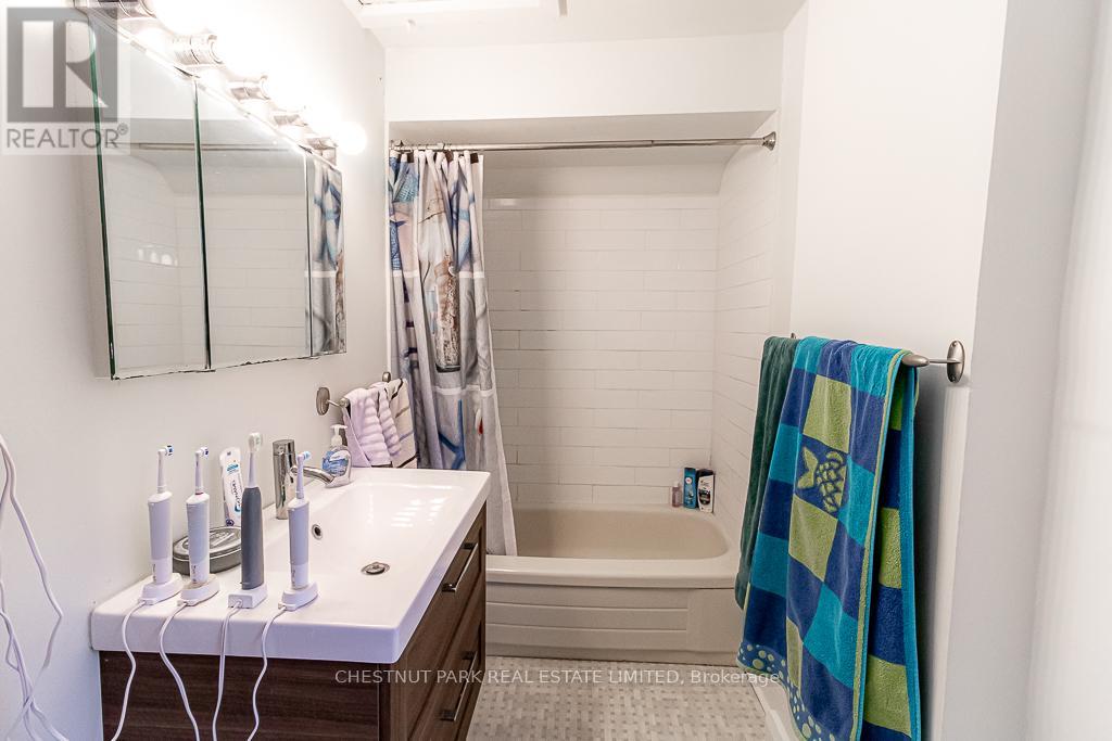 93 Seventh Street, Toronto, Ontario  M8V 3B5 - Photo 24 - W12570846