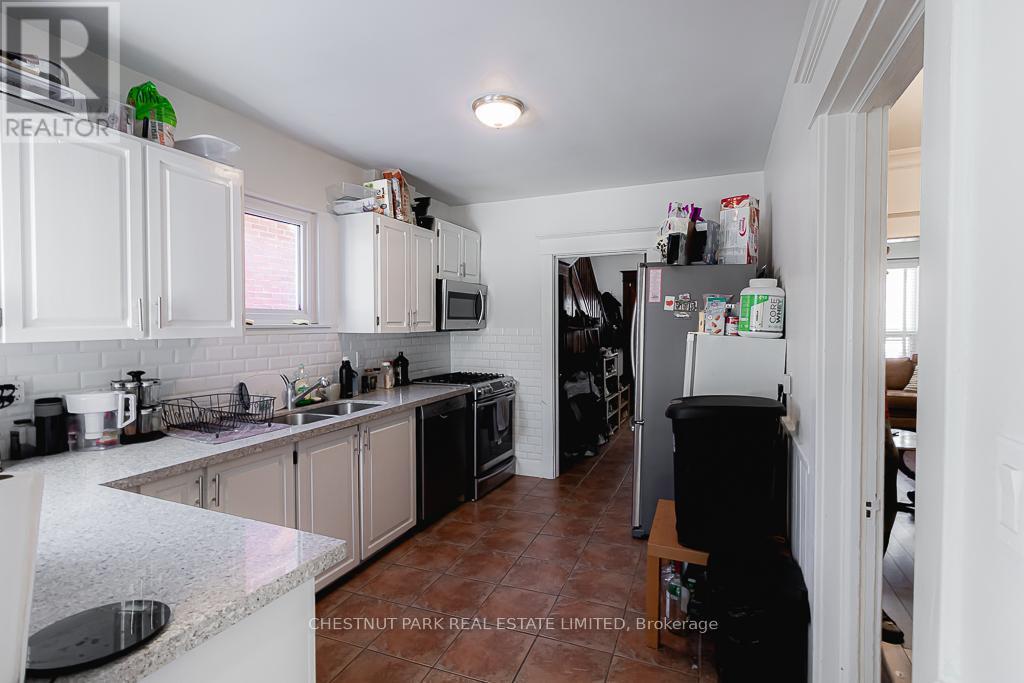 93 Seventh Street, Toronto, Ontario  M8V 3B5 - Photo 9 - W12570846