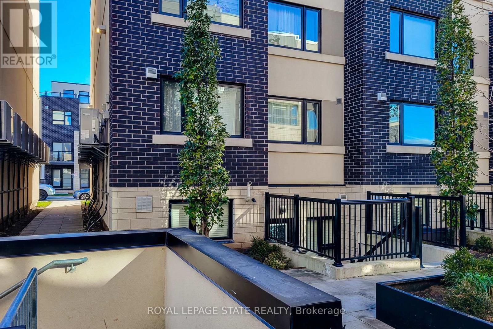 510 - 1127 Cooke Boulevard, Burlington, Ontario  L7T 0C3 - Photo 6 - W12570848