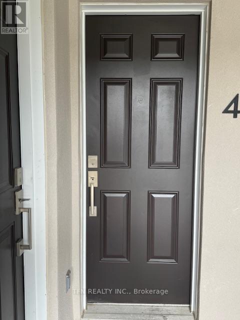 4 - 4035 Hickory Drive, Mississauga, Ontario  L4W 1L1 - Photo 2 - W12570866