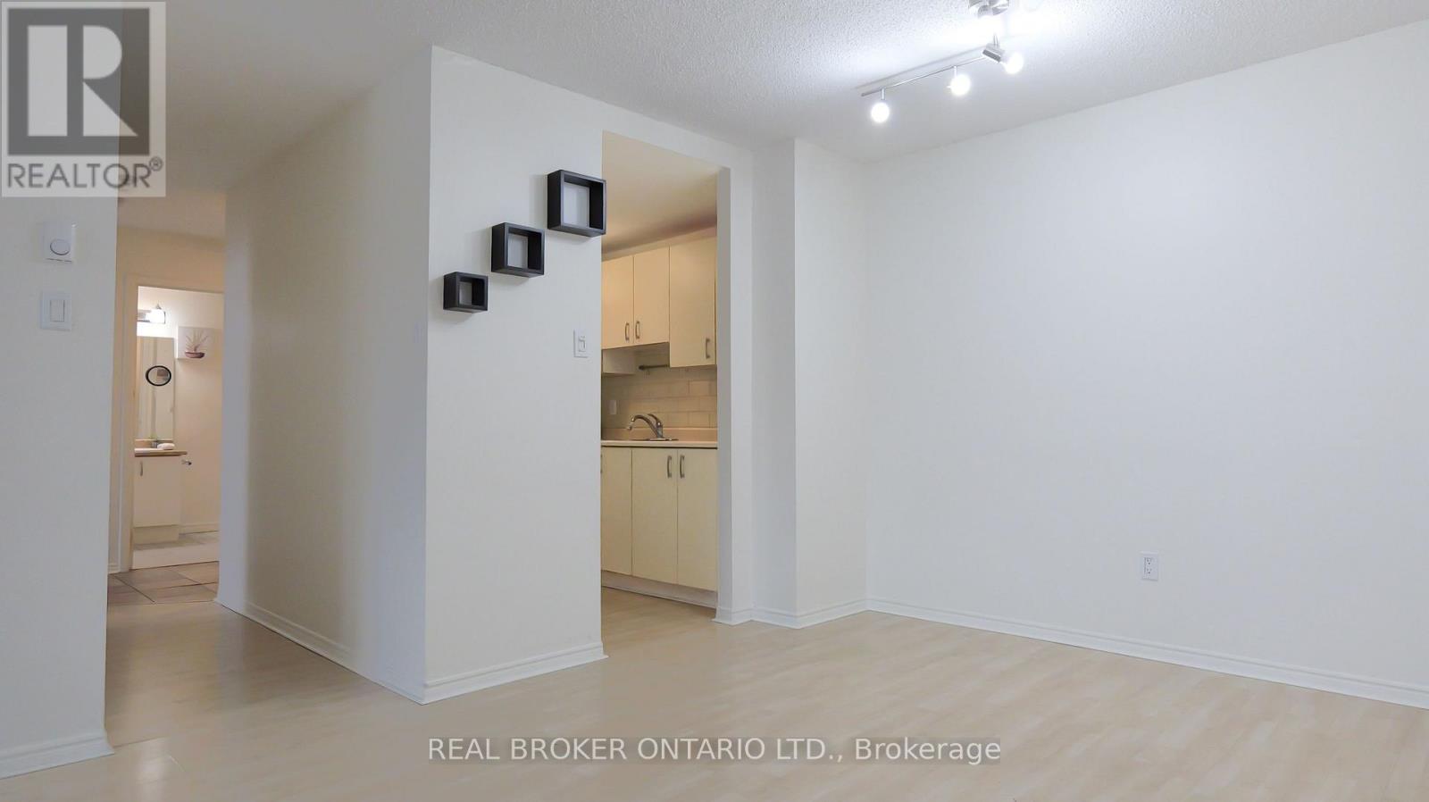 312 - 1177 Belanger Avenue, Ottawa, Ontario  K1H 8N7 - Photo 8 - X12516376