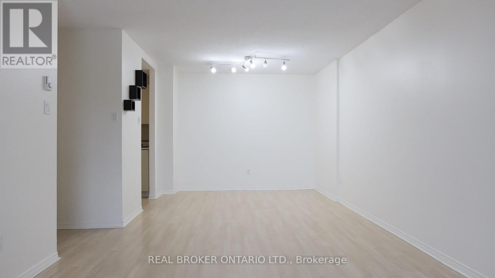 312 - 1177 Belanger Avenue, Ottawa, Ontario  K1H 8N7 - Photo 5 - X12516376
