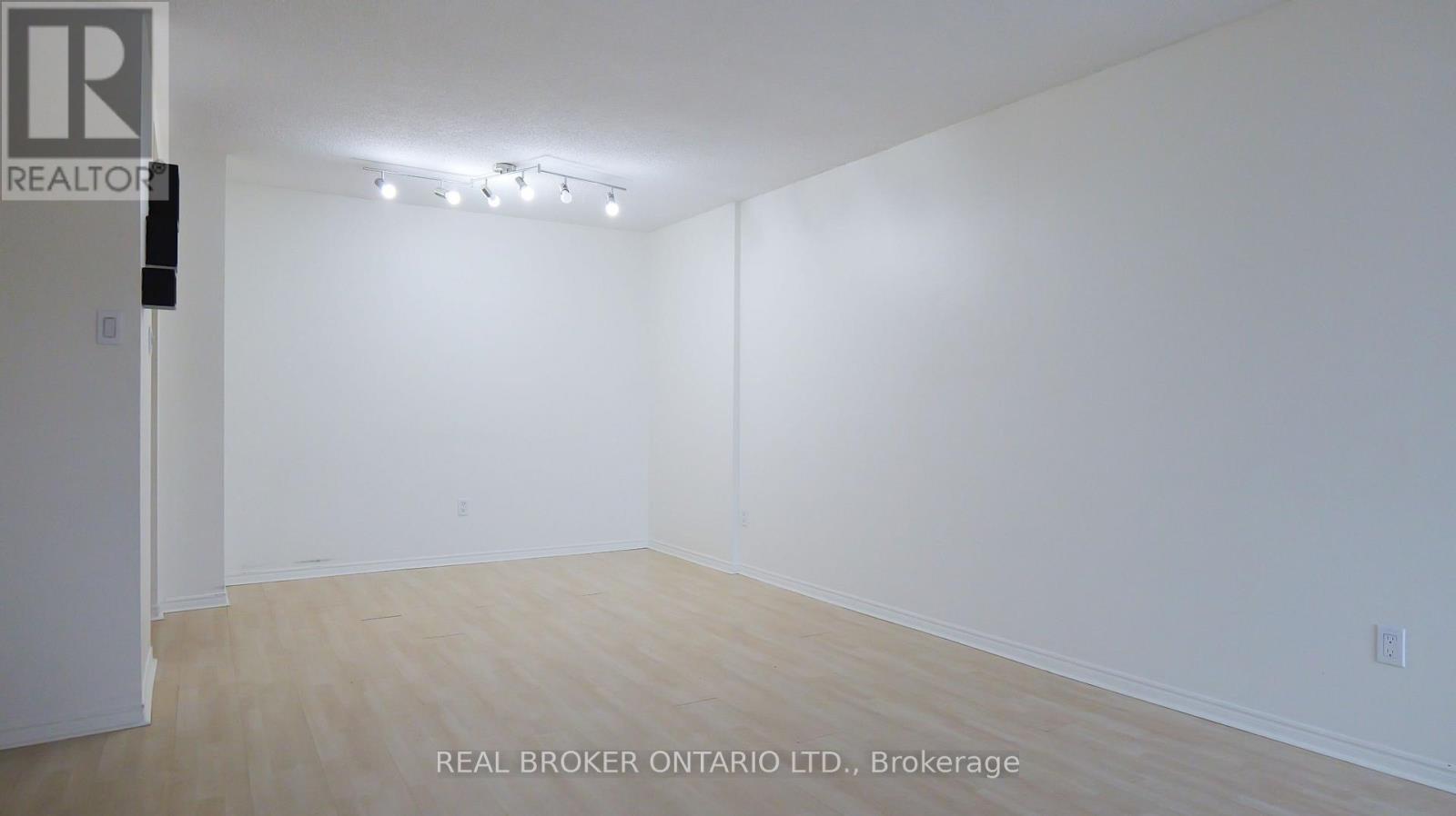 312 - 1177 Belanger Avenue, Ottawa, Ontario  K1H 8N7 - Photo 6 - X12516376