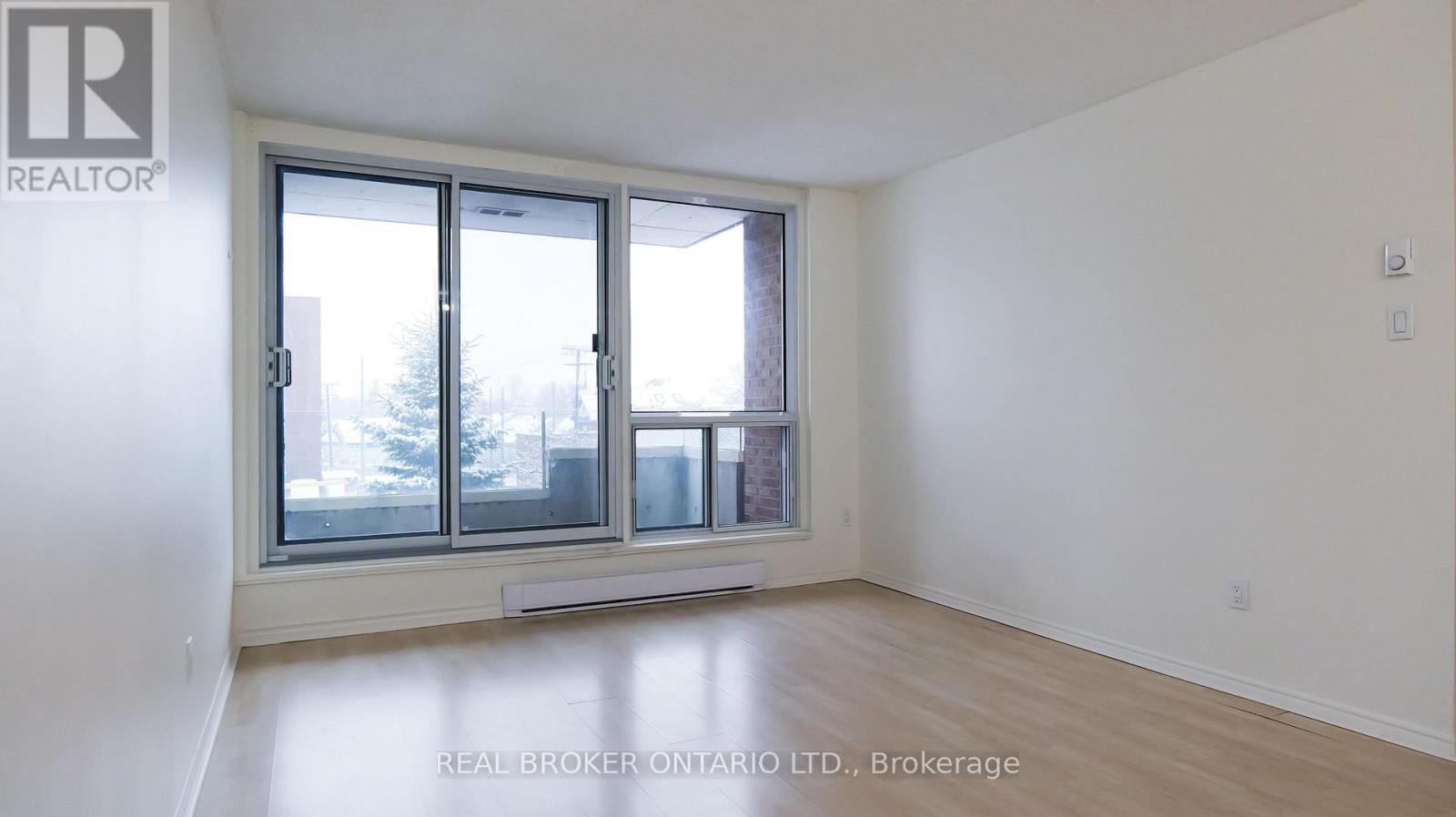 312 - 1177 Belanger Avenue, Ottawa, Ontario  K1H 8N7 - Photo 4 - X12516376