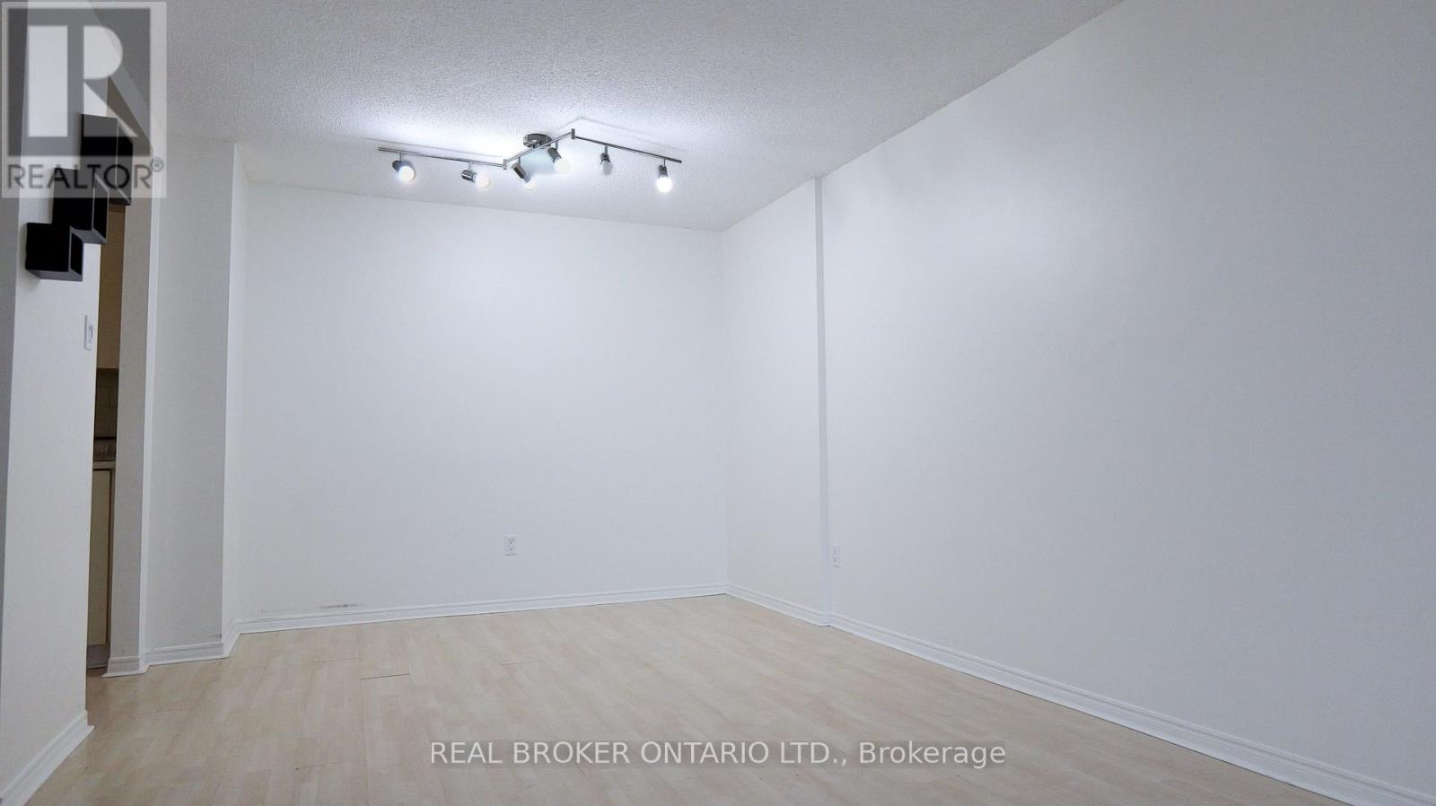 312 - 1177 Belanger Avenue, Ottawa, Ontario  K1H 8N7 - Photo 9 - X12516376