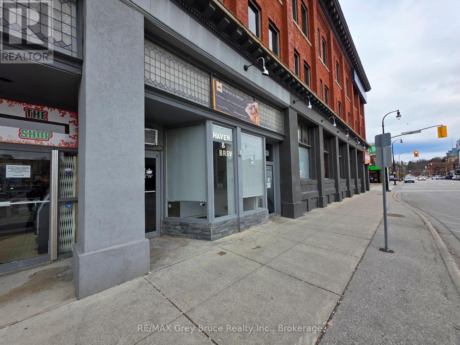 158 9th Street E, Owen Sound, Ontario  N4K 2H3 - Photo 3 - X12570952